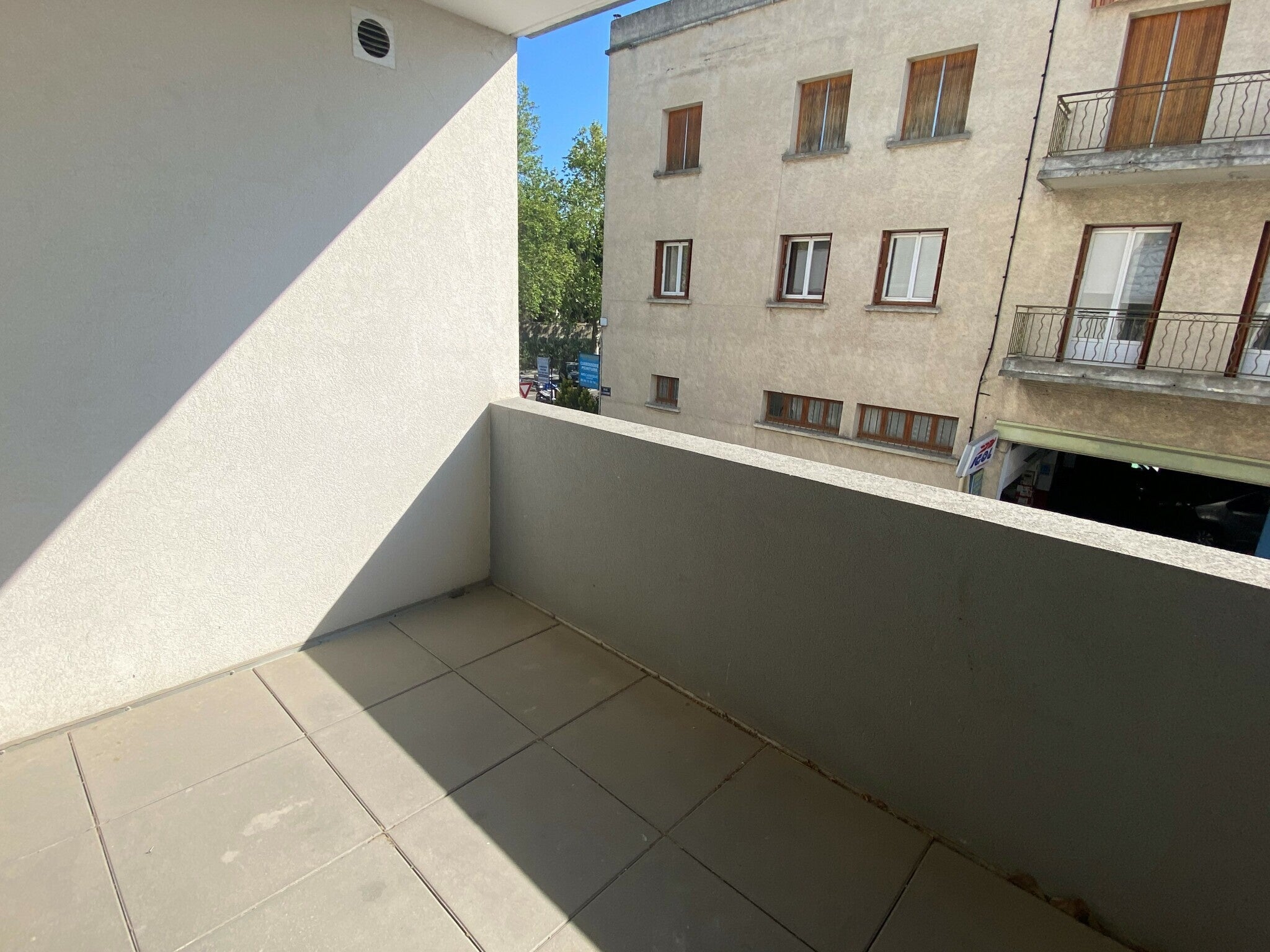 Appartement Rue Albert Therme à Nîmes