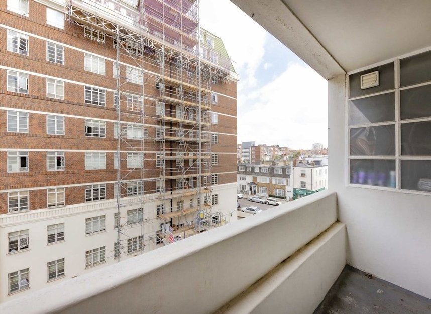Flat Sloane Avenue in Greater London
