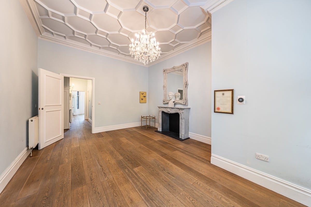 Flat Lower Sloane Street in Greater London