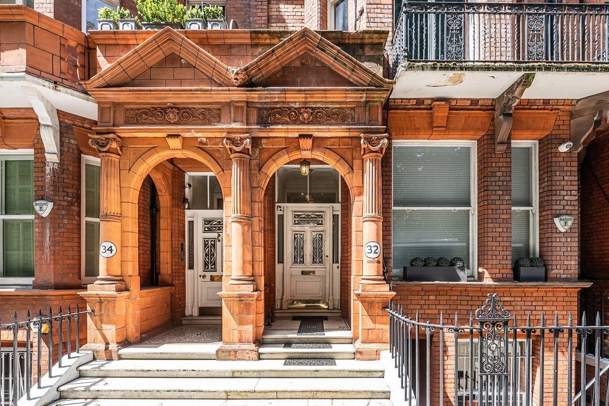 Flat Lower Sloane Street in Greater London