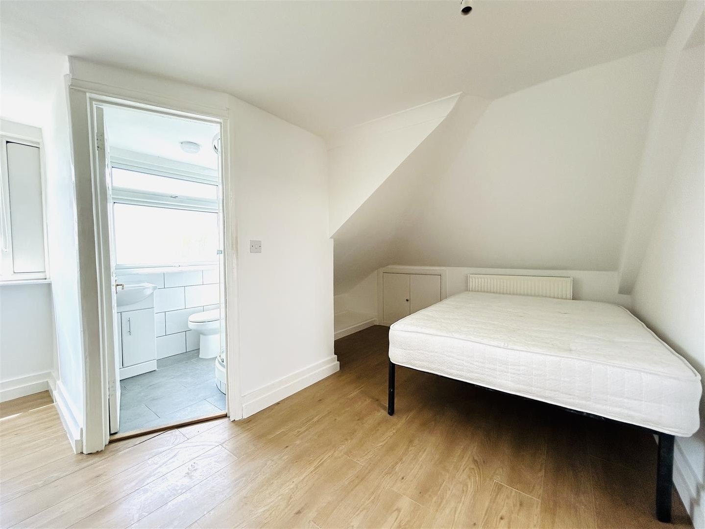Flat Windsor Road in Greater London