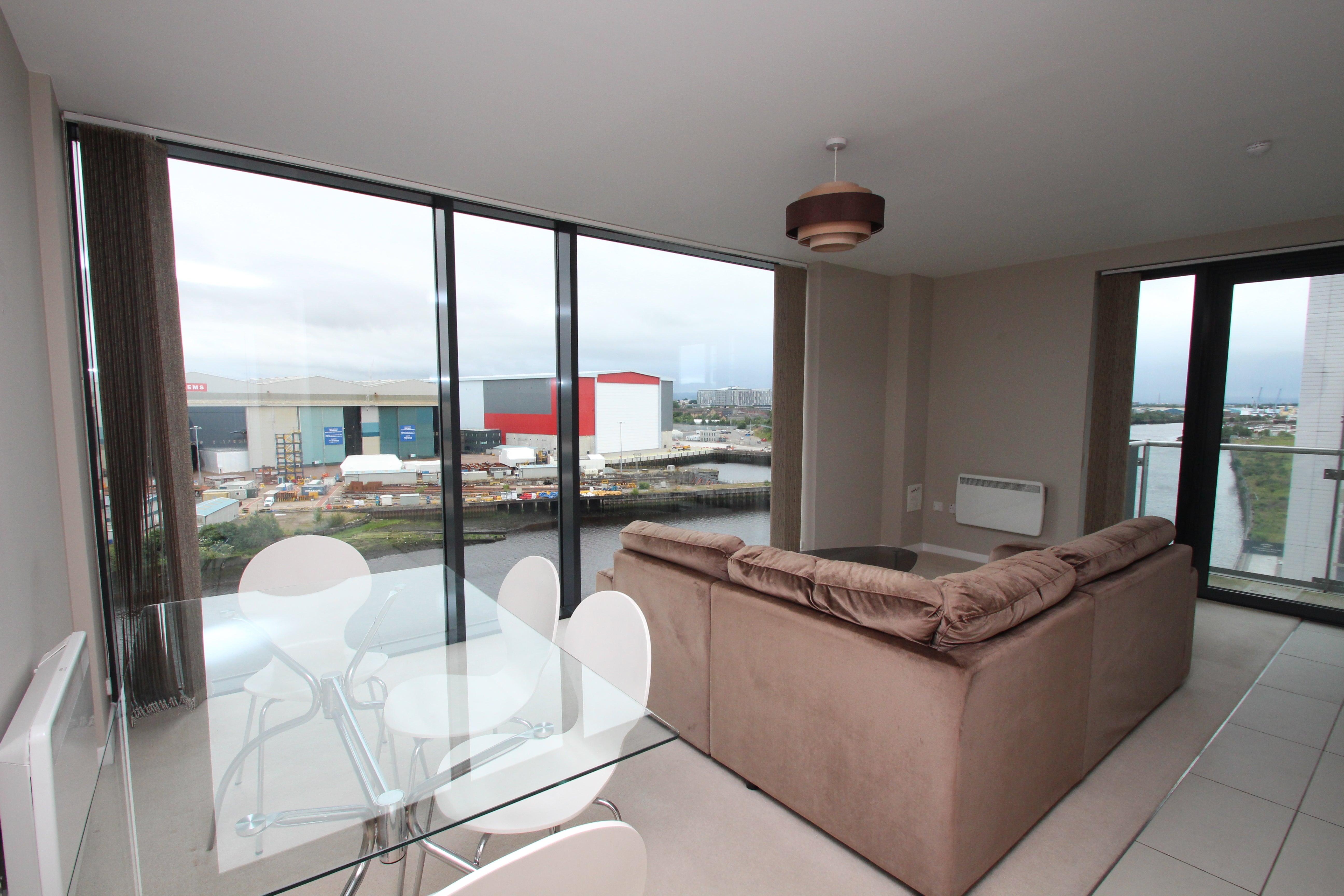 Flat Meadowside Quay Walk in Glasgow