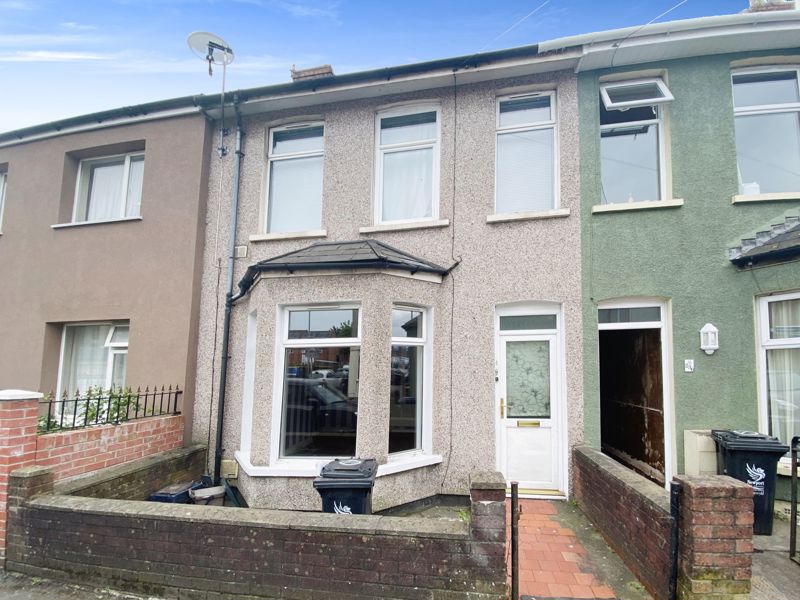 Flat Cromwell Road in Newport