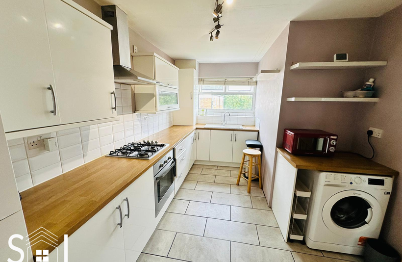 Flat Percy Bryant Road in Sunbury-on-Thames