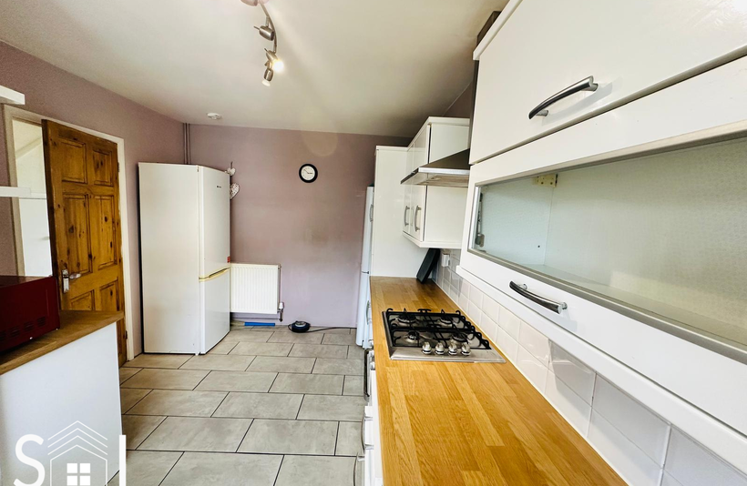 Flat Percy Bryant Road in Sunbury-on-Thames