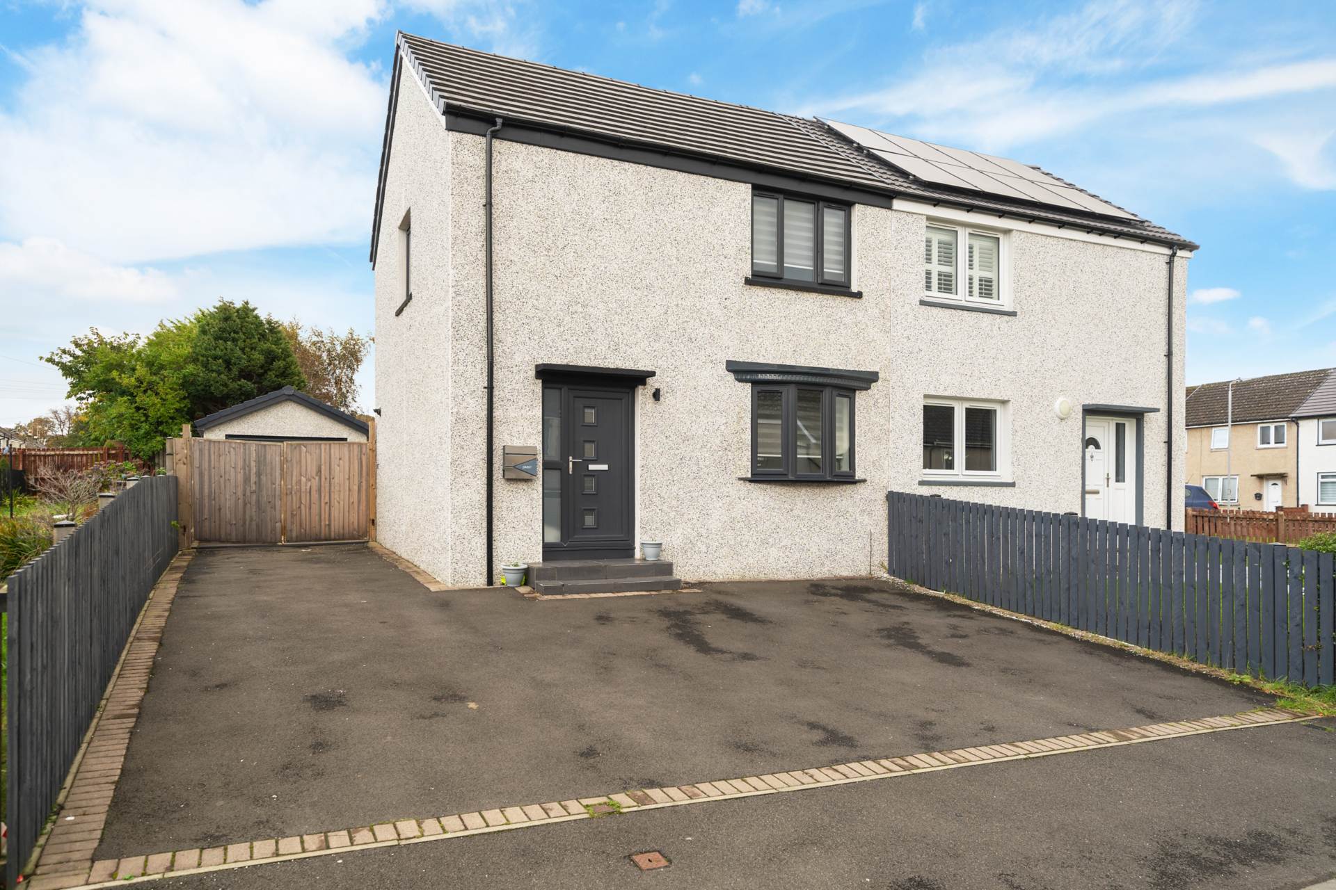 House McDonald Avenue in Johnstone