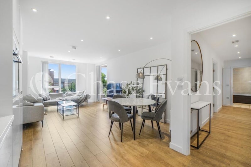 Room Artillery Place in Greater London