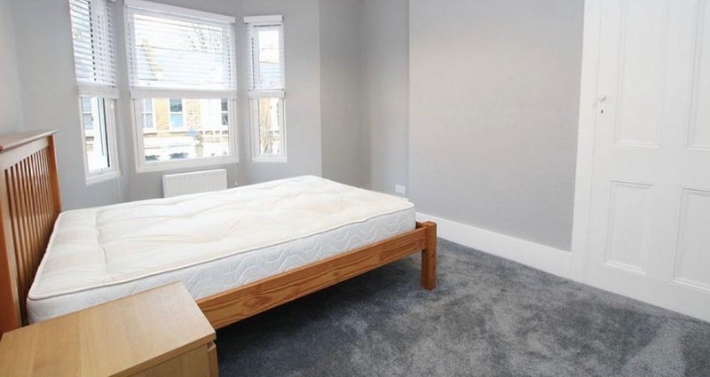 Room Morval Road in Greater London