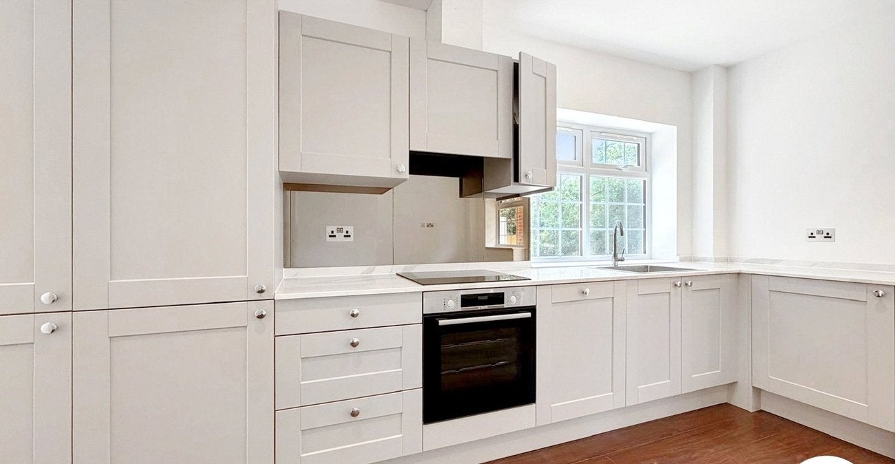 Flat Eaglesfield Road in Greater London