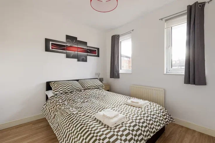 Flat Reverdy Road in Greater London