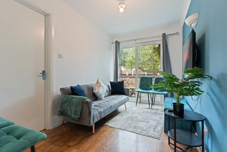 House Reverdy Road in Greater London