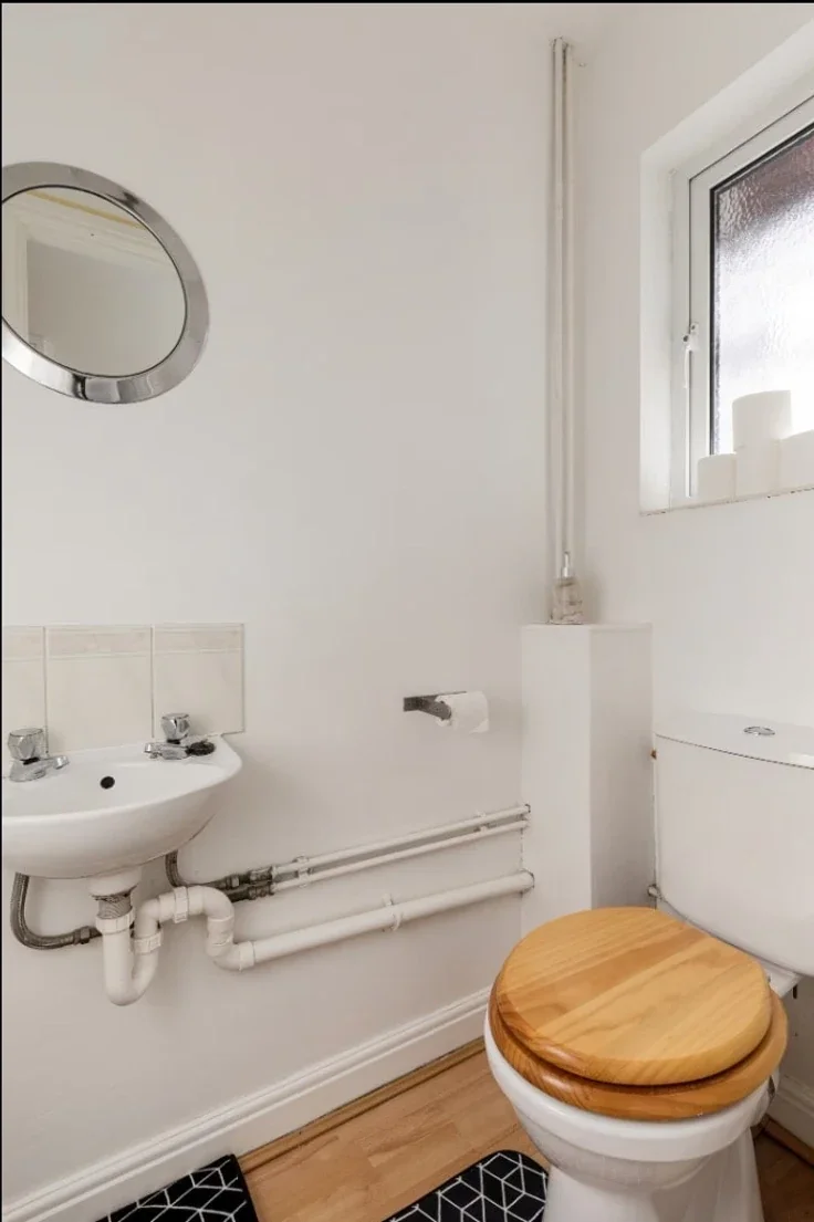 Flat Reverdy Road in Greater London
