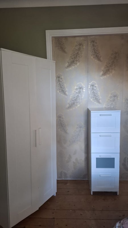 Room Hunsdon Road in Greater London