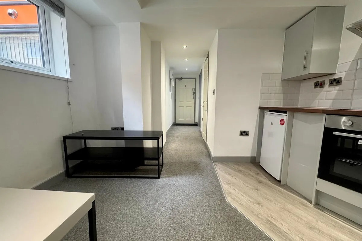 Flat Carr Lane in Hull