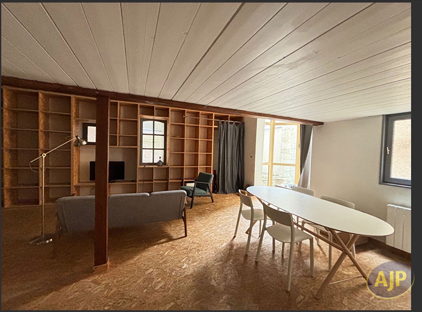 Flat Route des Fontaines in Cours-de-Pile