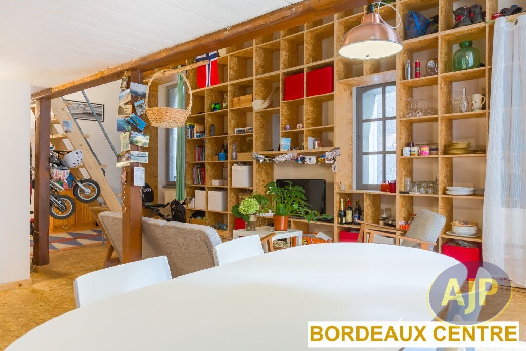 Flat Route des Fontaines in Cours-de-Pile