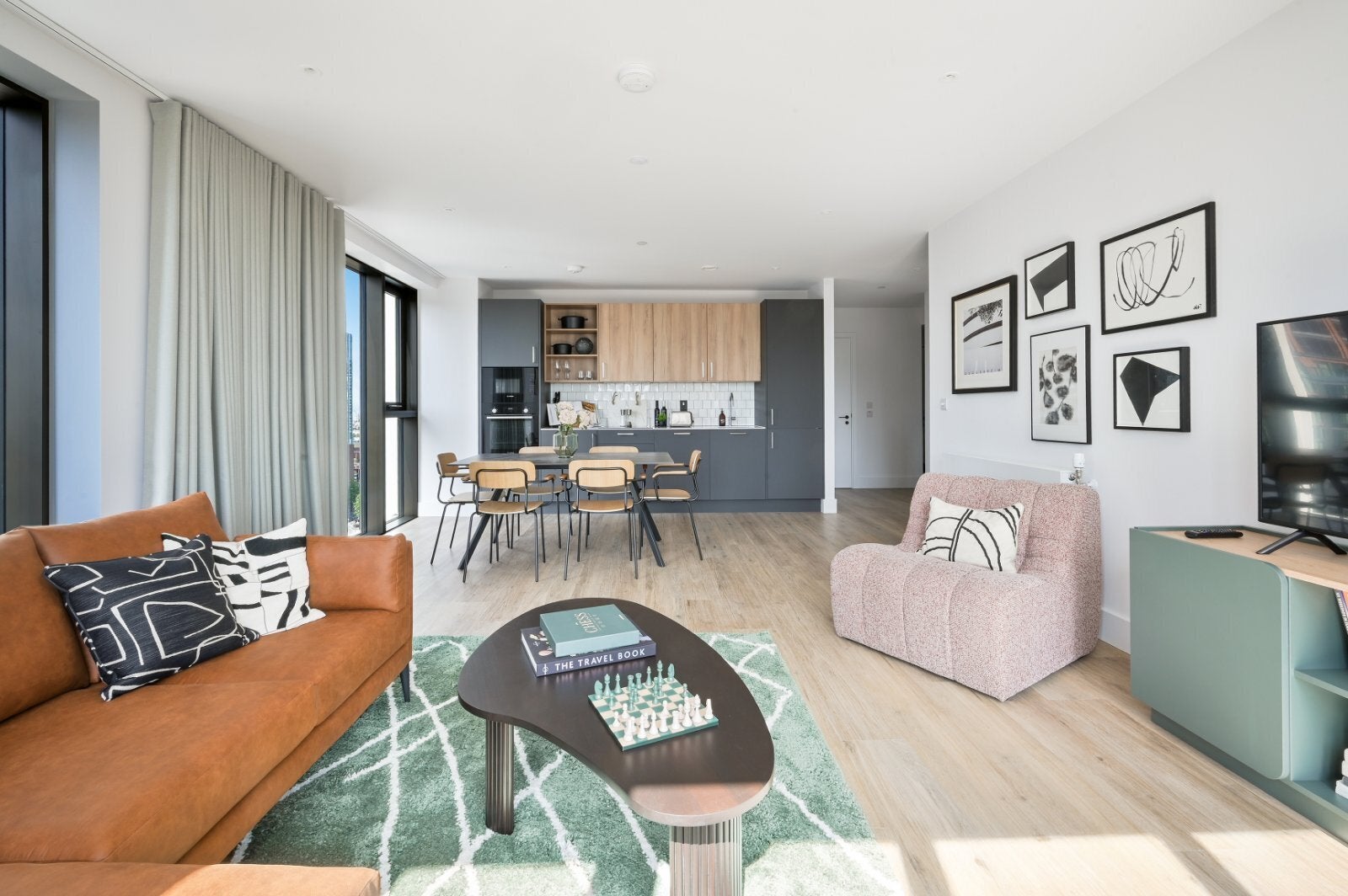 Flat Charter Street in Greater London