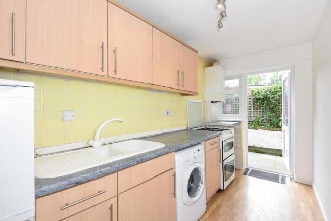 Flat Beeton Close in Greater London