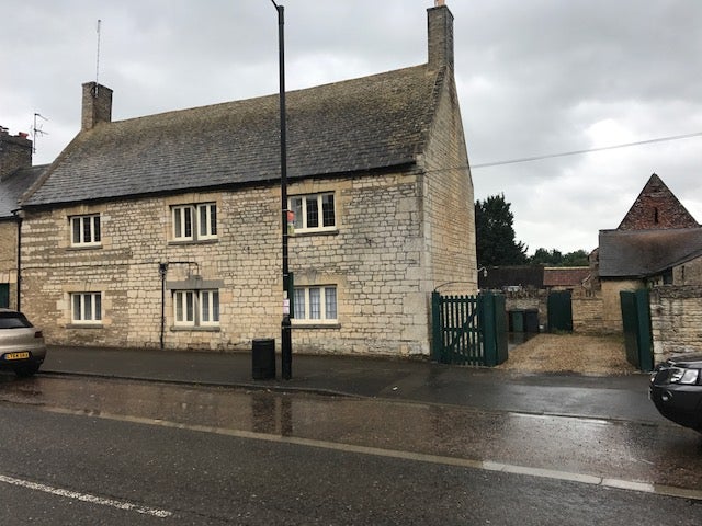 House Peterborough Road in Peterborough
