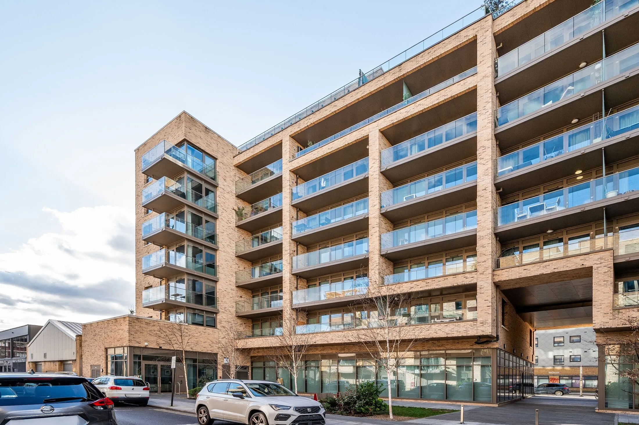 Flat Hemming Street in Greater London