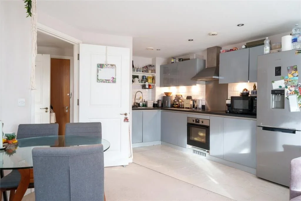 Flat Rectory Road in Greater London