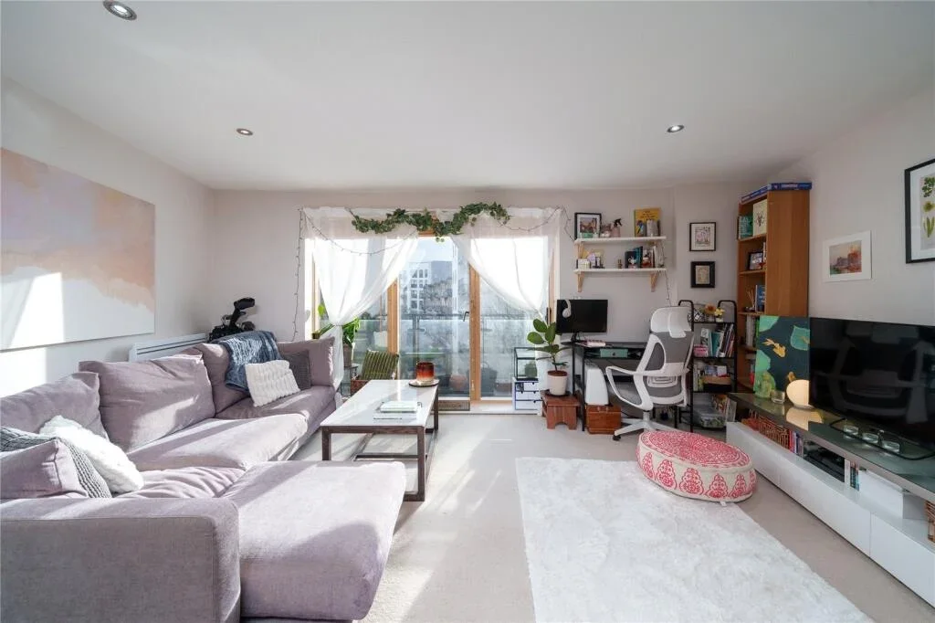 Flat Rectory Road in Greater London