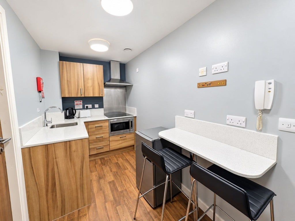 Room Stockbreach Road in Welwyn Hatfield