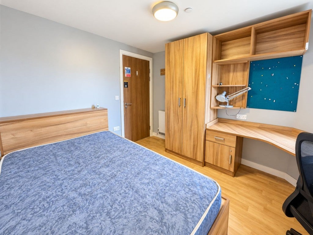Room Stockbreach Road in Welwyn Hatfield