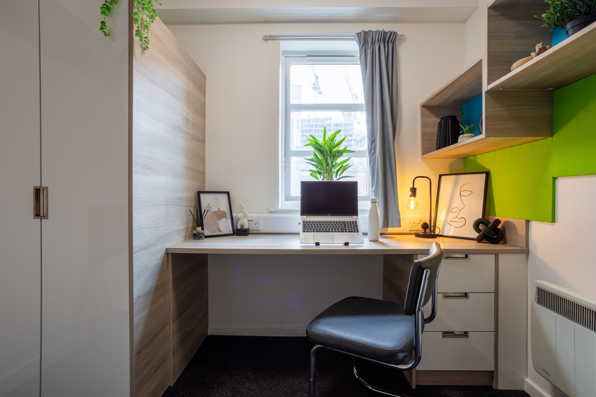 Room Lower Chatham Street in Manchester
