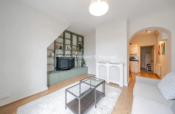 Flat Trevelyan Road in Greater London