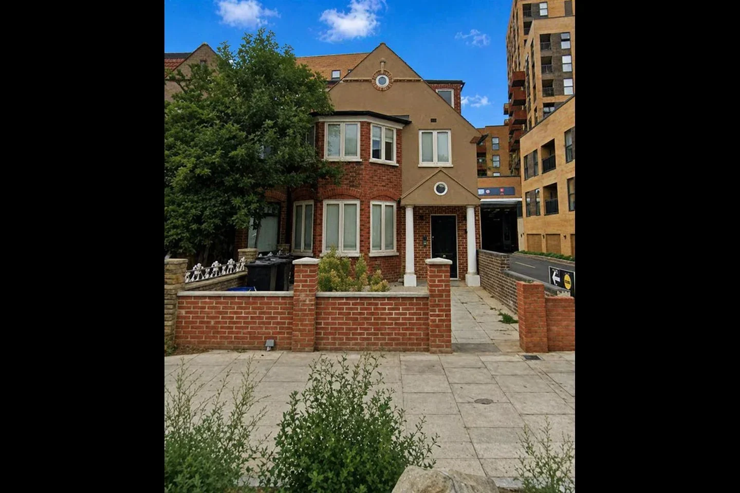 Flat East Acton Lane in Greater London