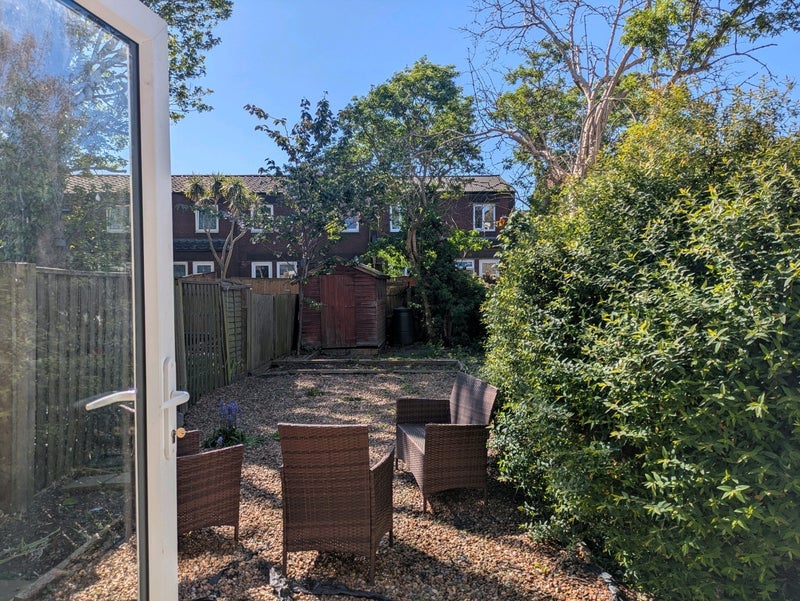 Room Waller Road in Greater London