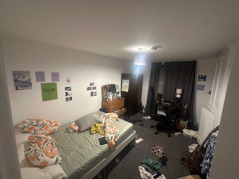 Room Waller Road in Greater London