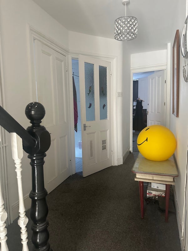 Room Waller Road in Greater London