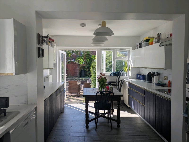 Room Waller Road in Greater London