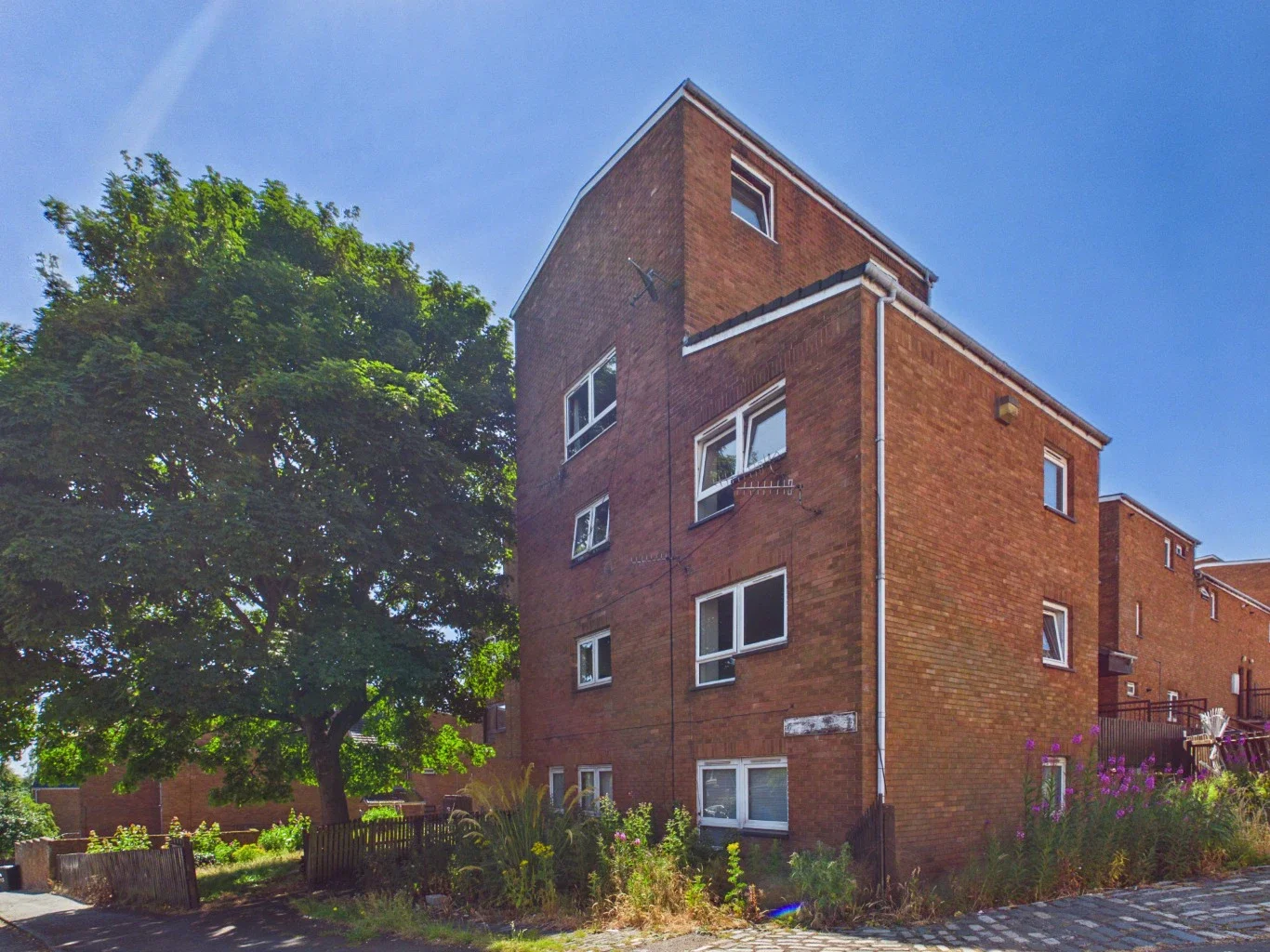 Flat Kinghorne Road in Dundee