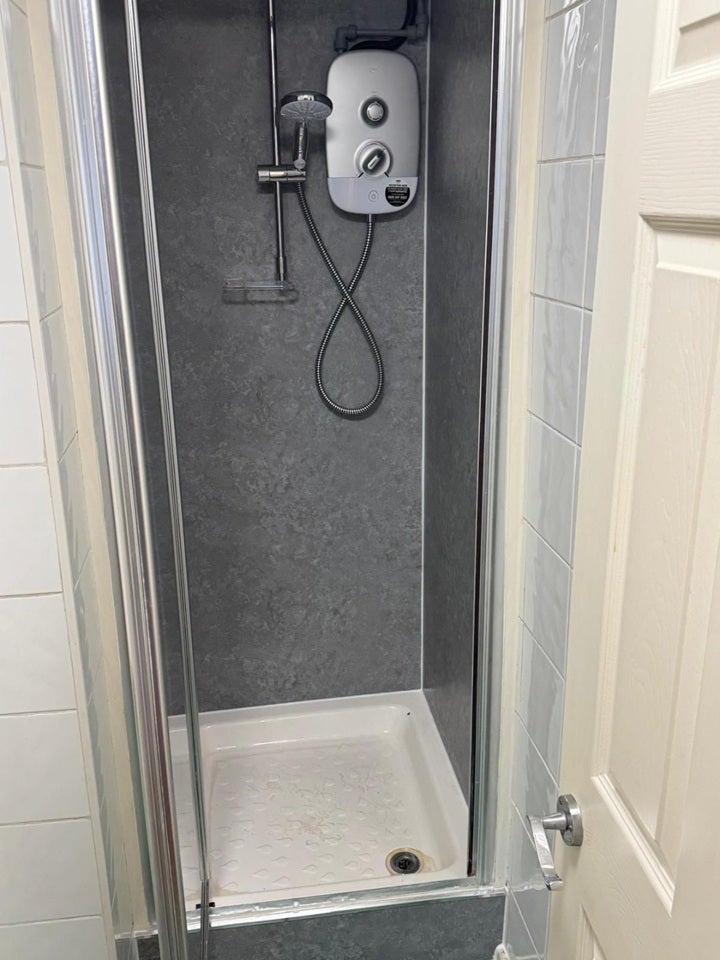 Room Cranborne Crescent in Hertsmere