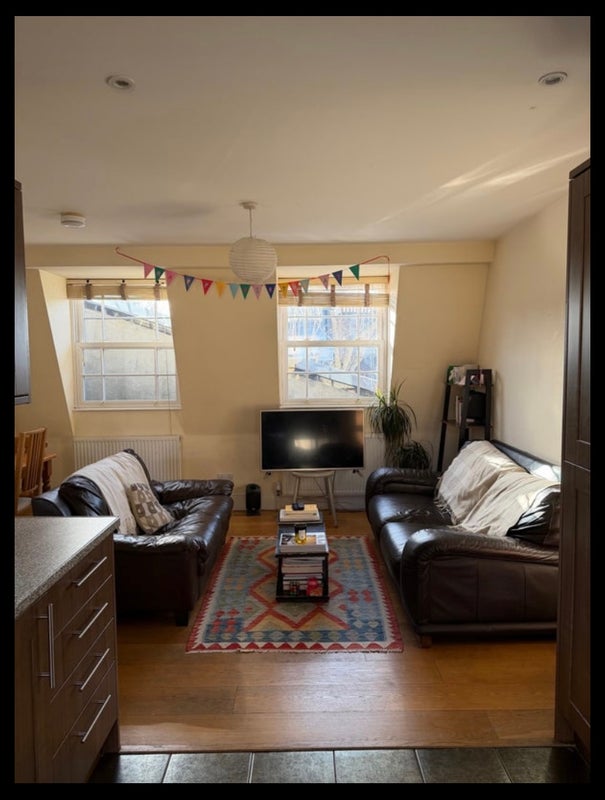 Flat Leighton Road in Greater London