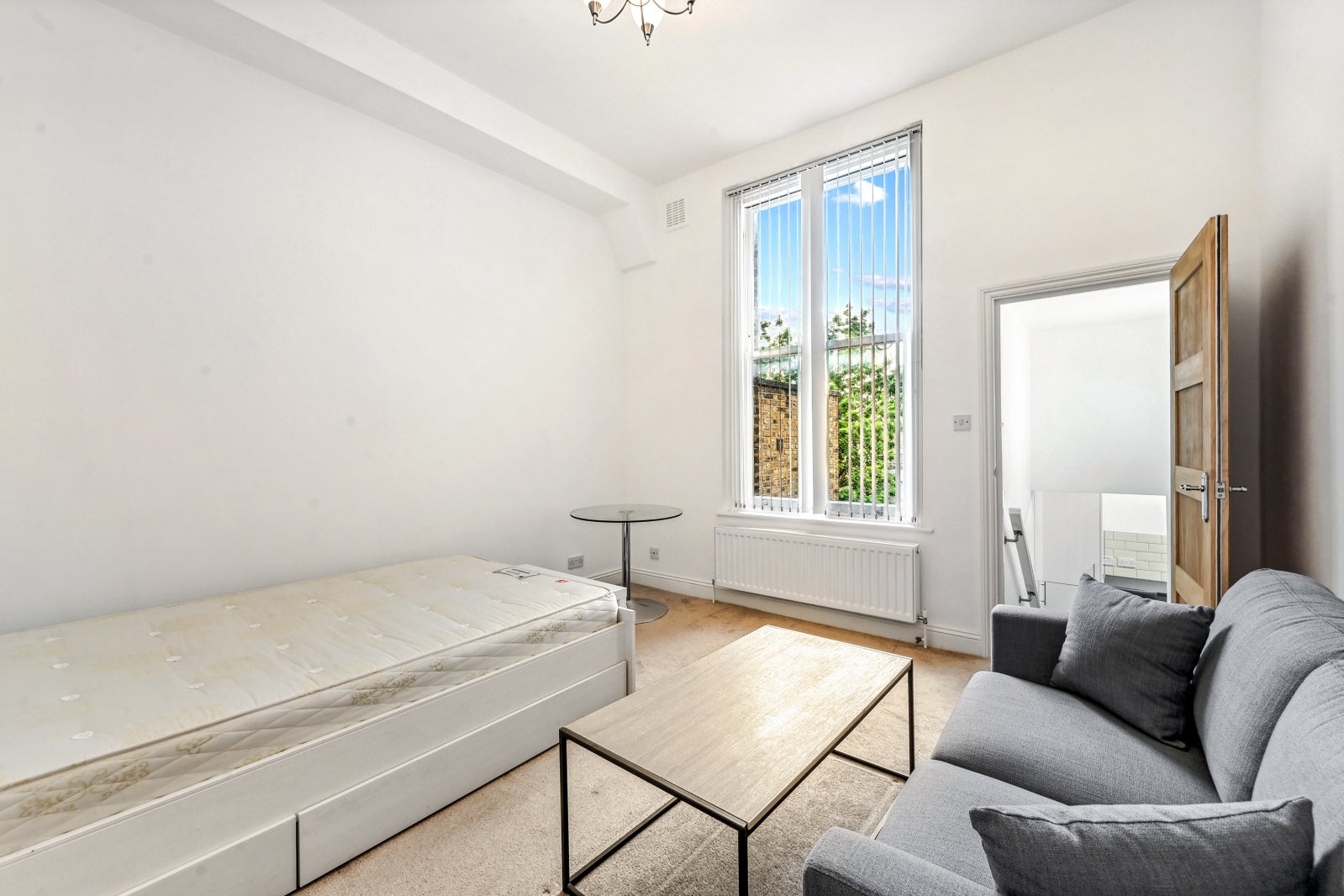 Flat Collingham Road in Greater London