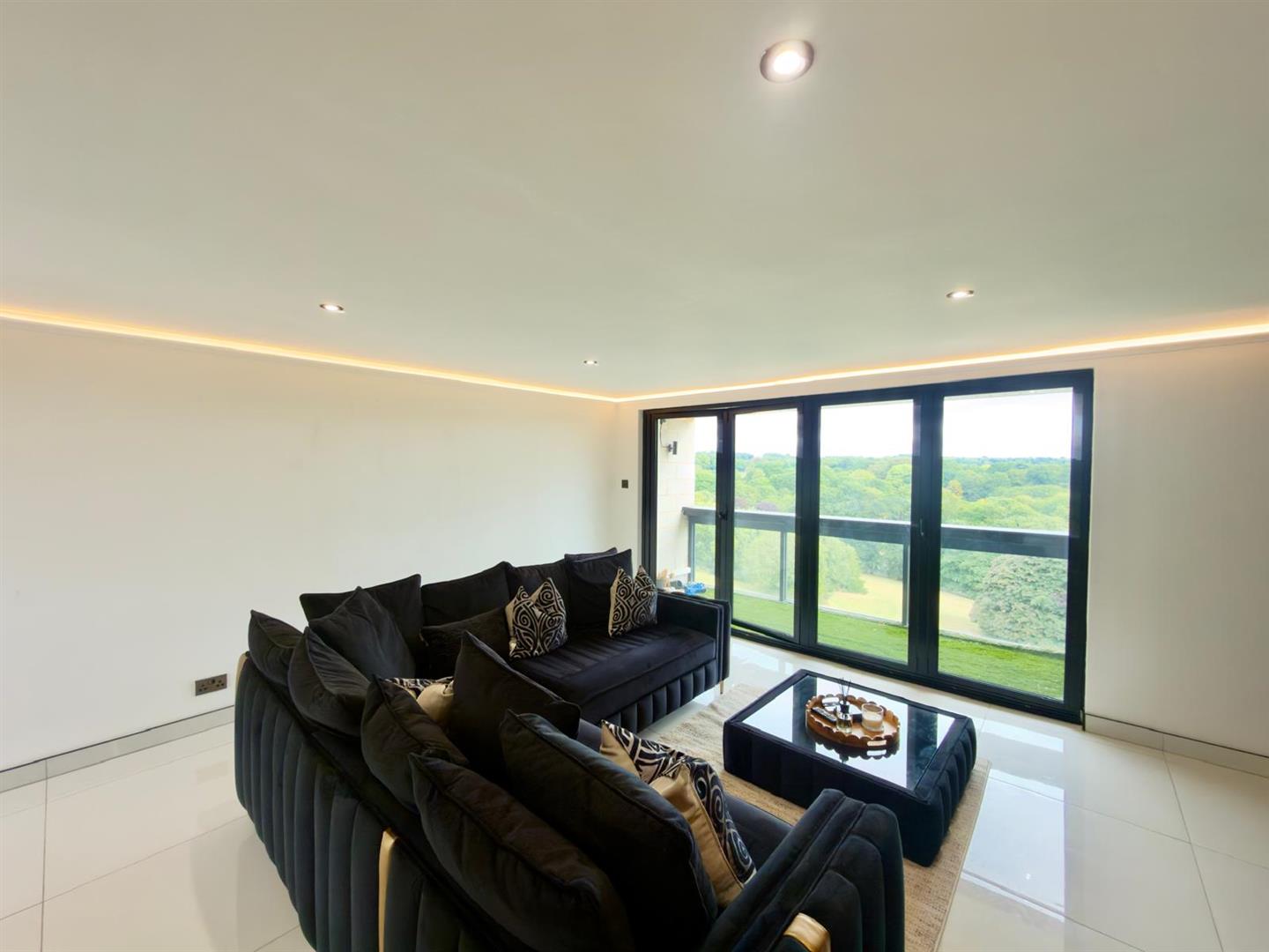 Flat West Avenue in Leeds