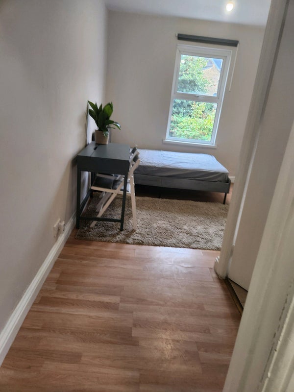 Room Woolwich Road in Greater London