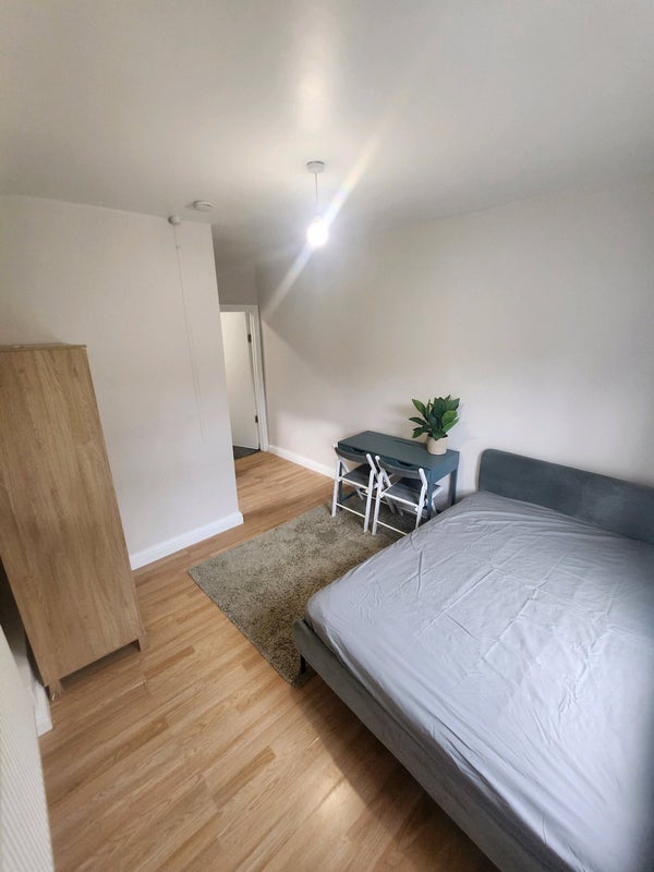 Room Woolwich Road in Greater London