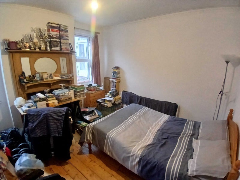 Room Sternhold Avenue in Greater London