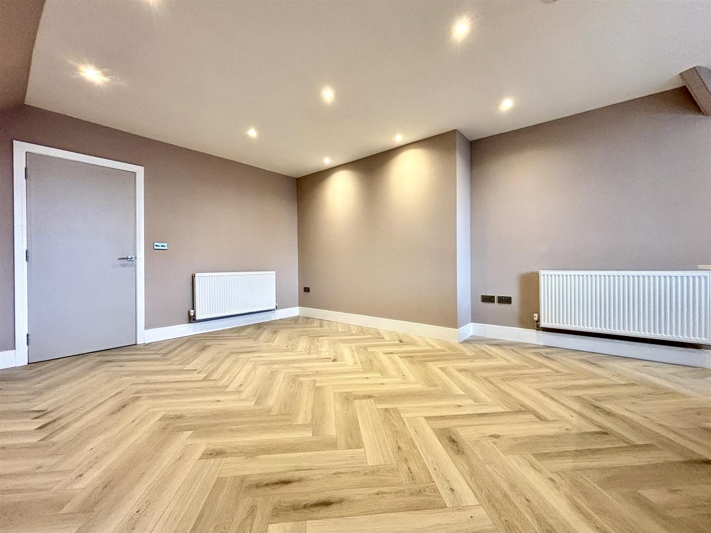 Flat Moorgate Road in Rotherham