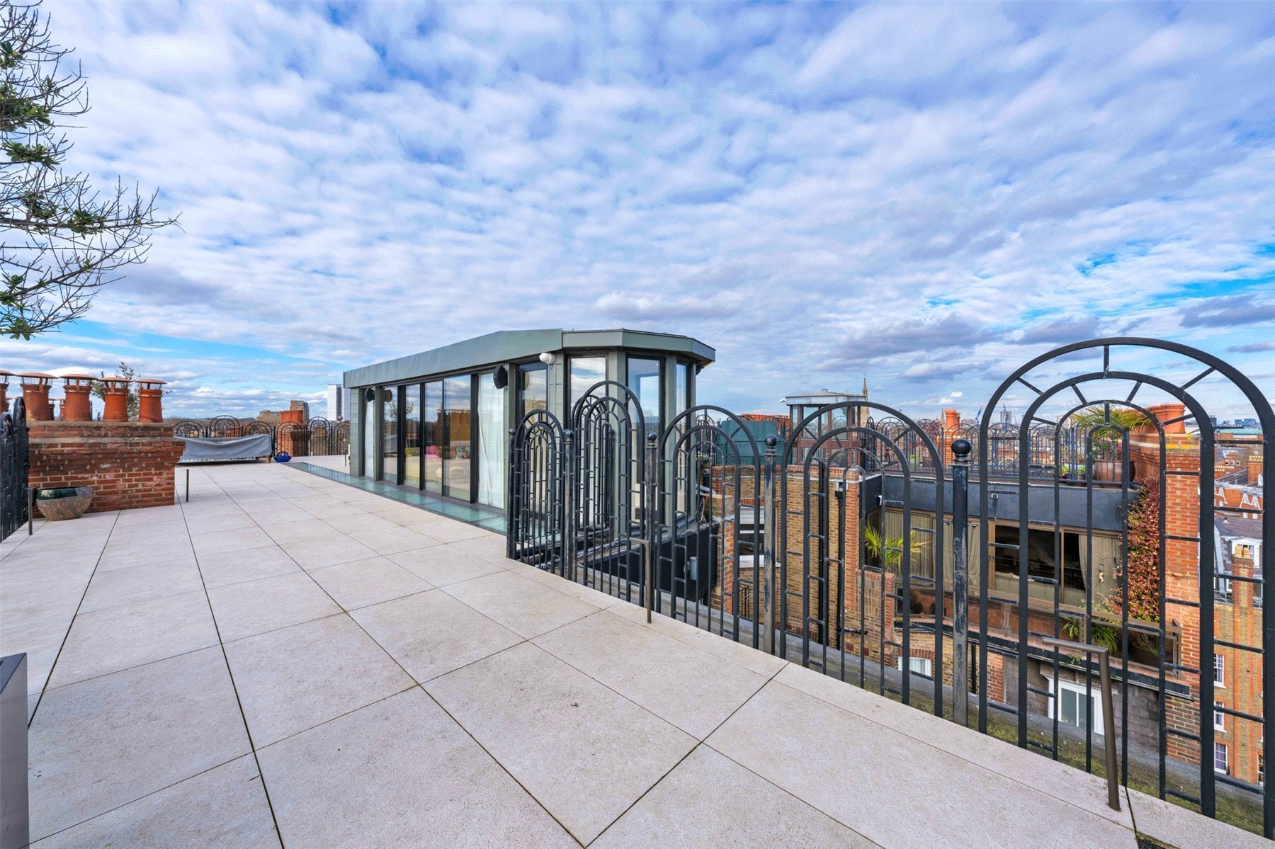 Flat Drayton Gardens in Greater London