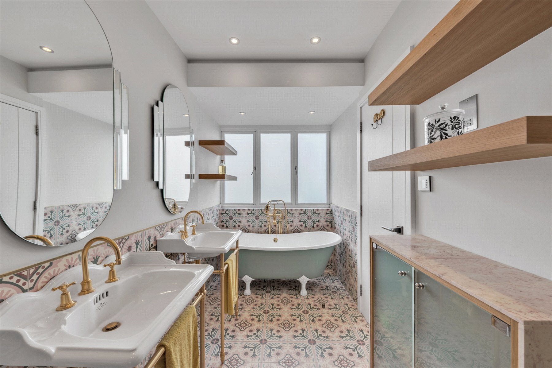 Flat Drayton Gardens in Greater London