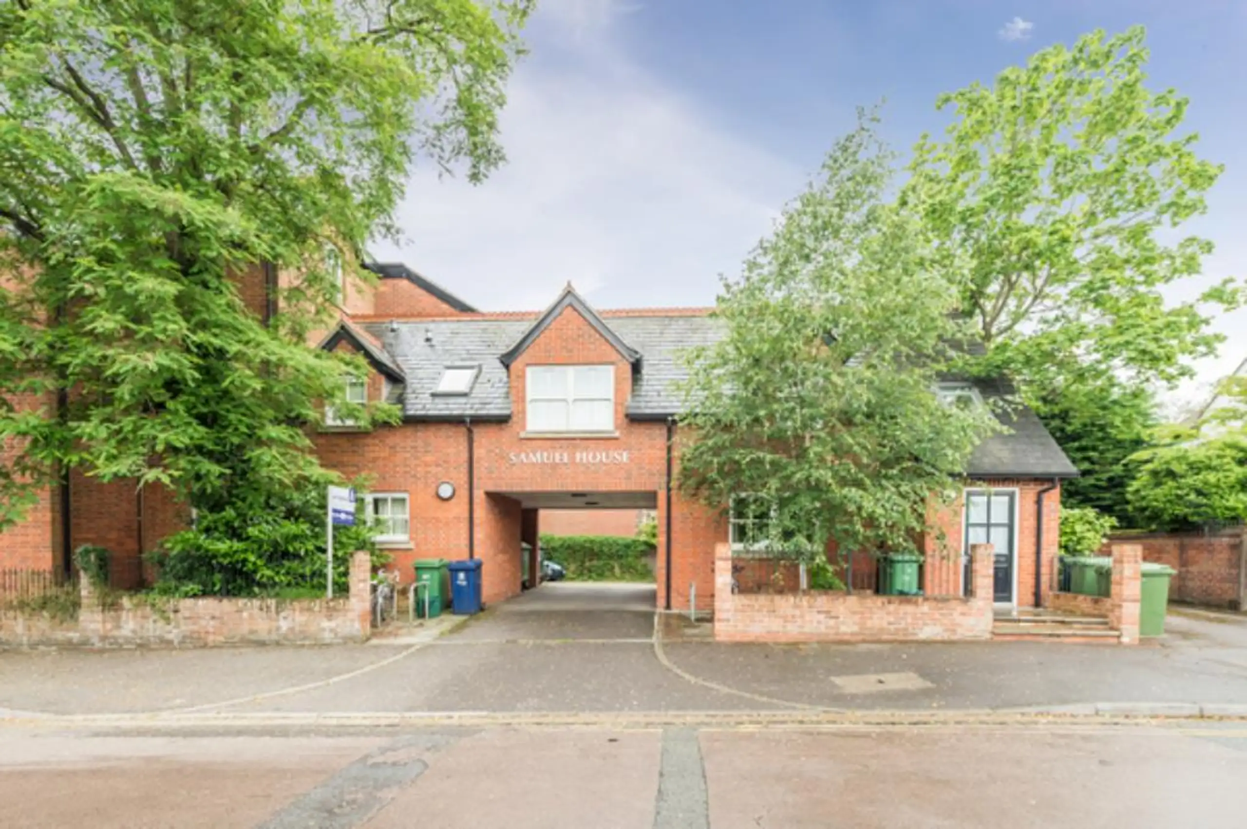 Flat Bickerton Road in Oxford
