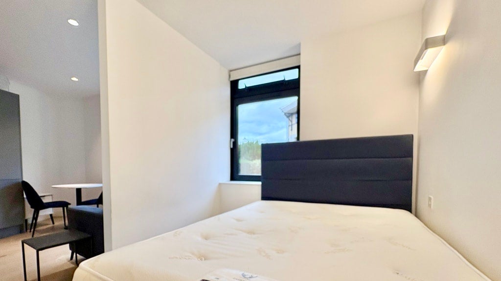 Flat Great West Road in Greater London