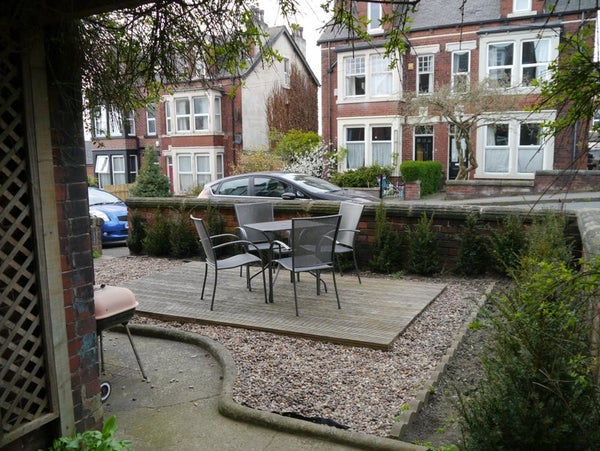 Flat Hesketh Avenue in Leeds