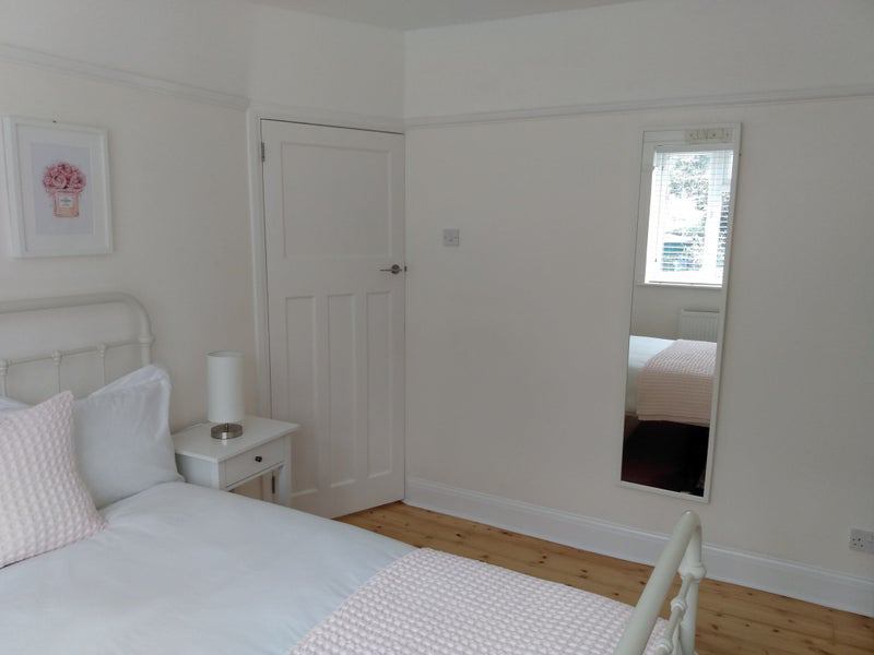 Room Cheriton Drive in Greater London